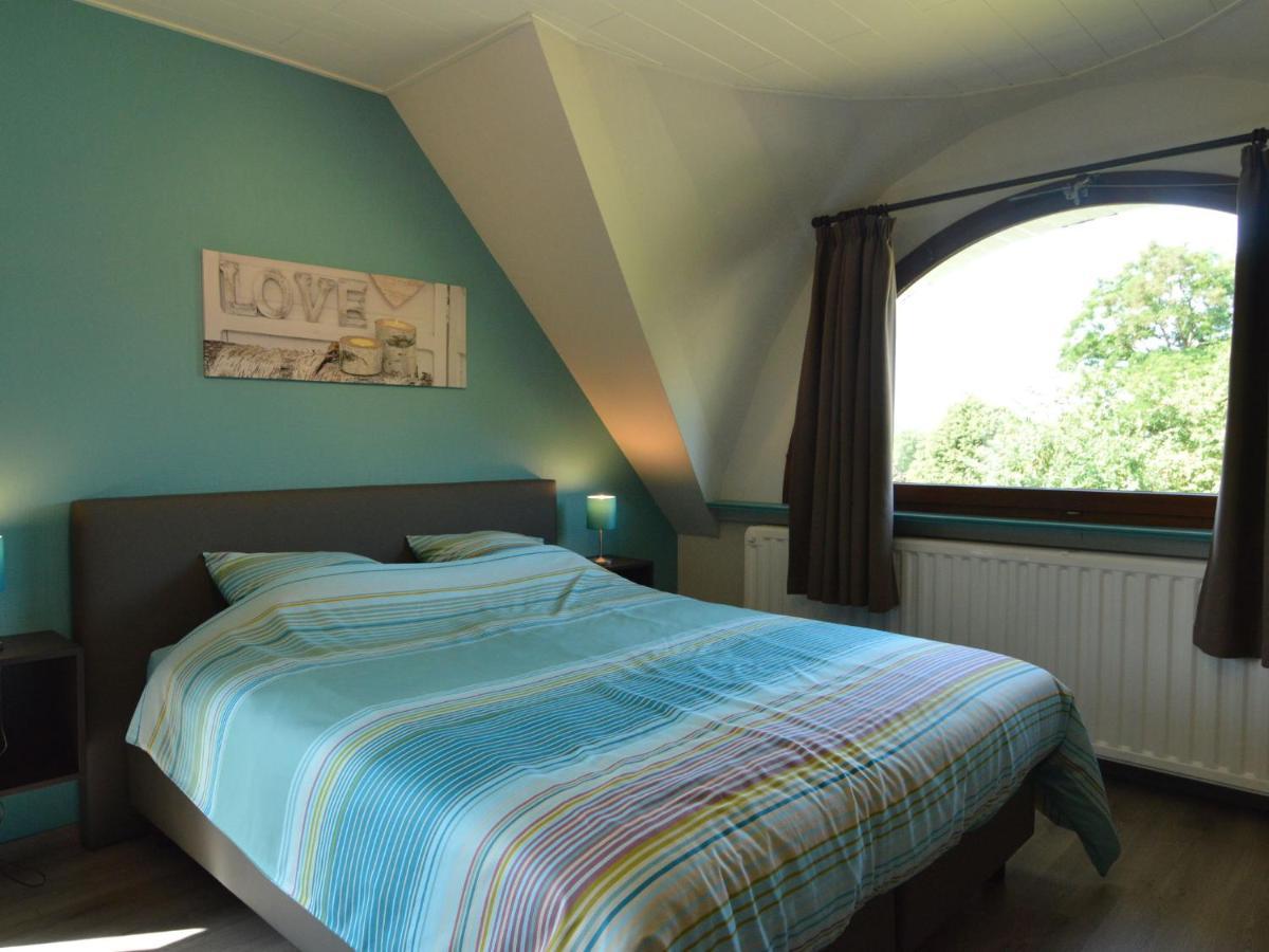 Elegant Villa In Stavelot With Fitness Playroom エクステリア 写真