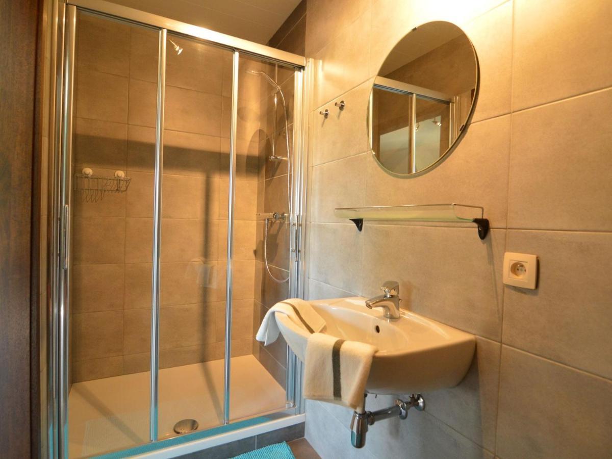 Elegant Villa In Stavelot With Fitness Playroom エクステリア 写真