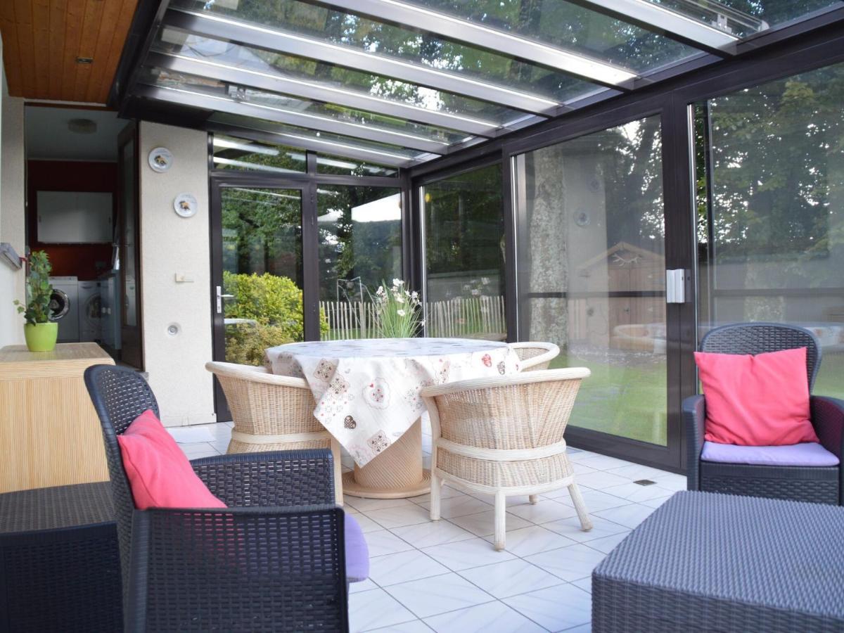 Elegant Villa In Stavelot With Fitness Playroom エクステリア 写真